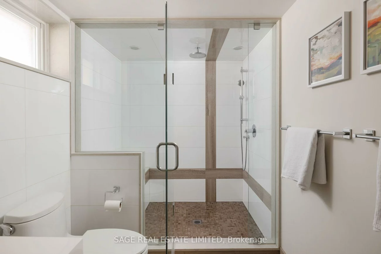 102, Humbervale, Stonegate-Queensway, Toronto