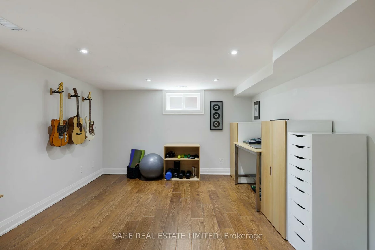 102, Humbervale, Stonegate-Queensway, Toronto
