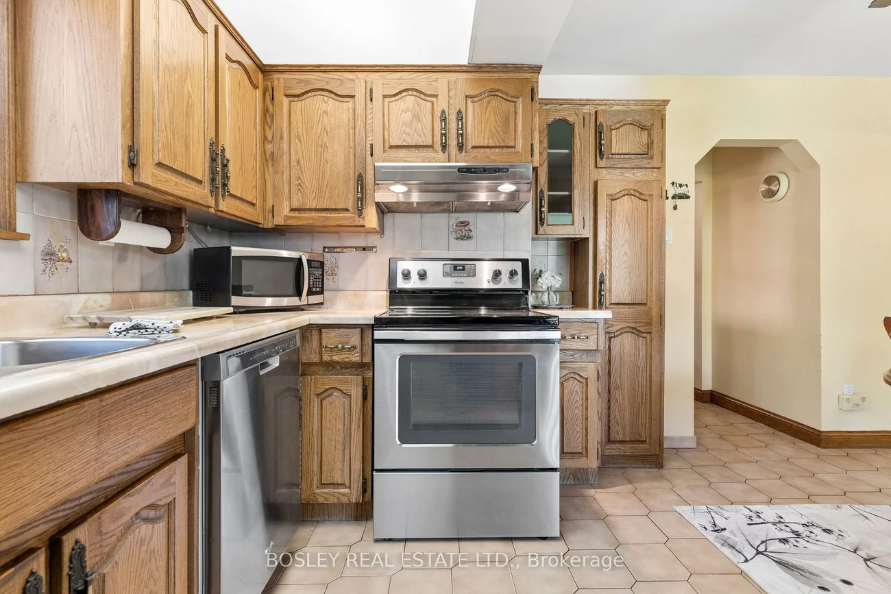 96, Macdonald, Weston, Toronto