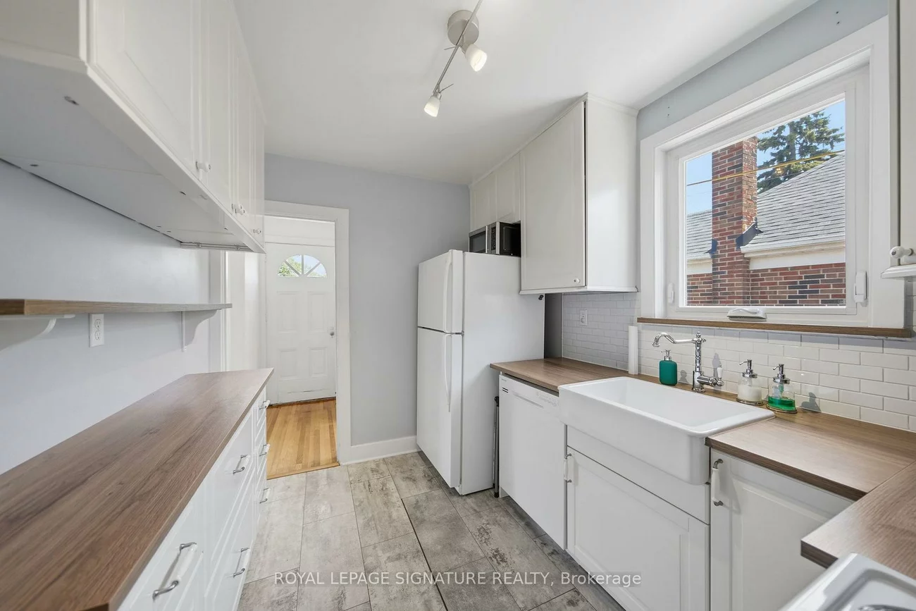 20, Aldgate, Stonegate-Queensway, Toronto