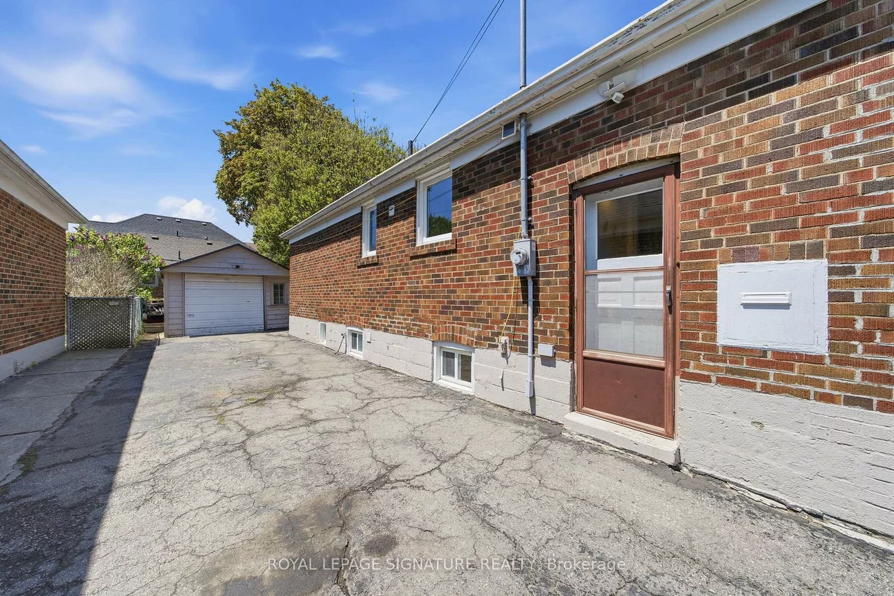 20, Aldgate, Stonegate-Queensway, Toronto