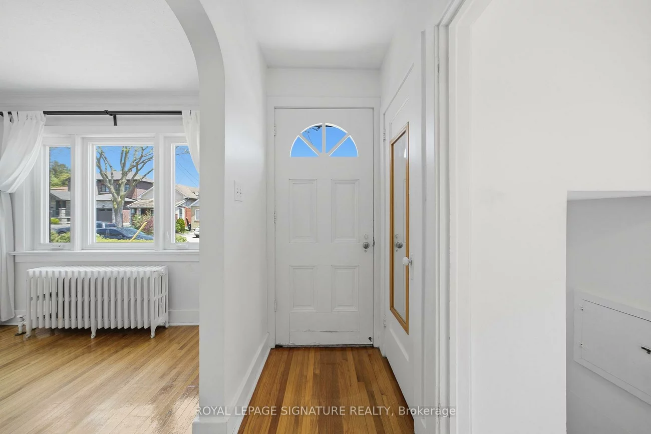 20, Aldgate, Stonegate-Queensway, Toronto