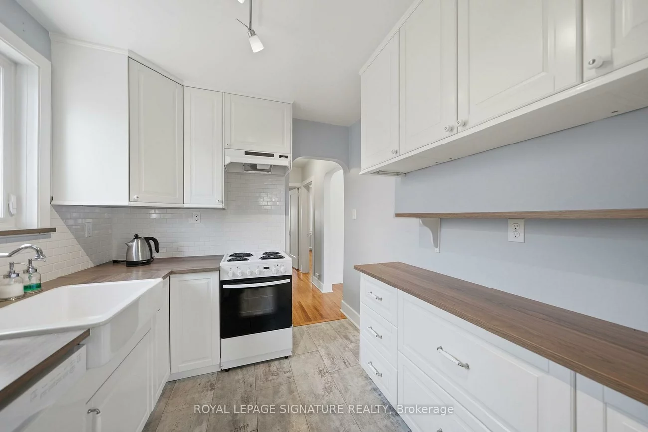 20, Aldgate, Stonegate-Queensway, Toronto