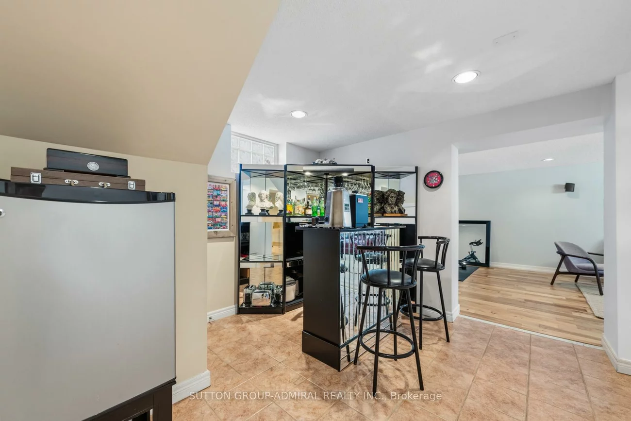 23, Groverdale, Etobicoke West Mall, Toronto