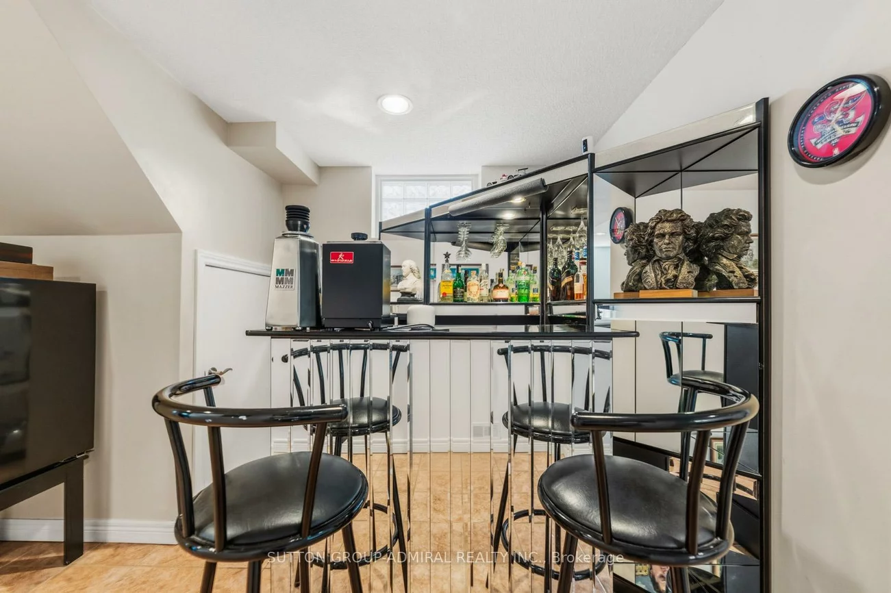 23, Groverdale, Etobicoke West Mall, Toronto