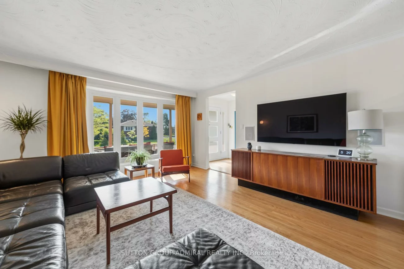 23, Groverdale, Etobicoke West Mall, Toronto