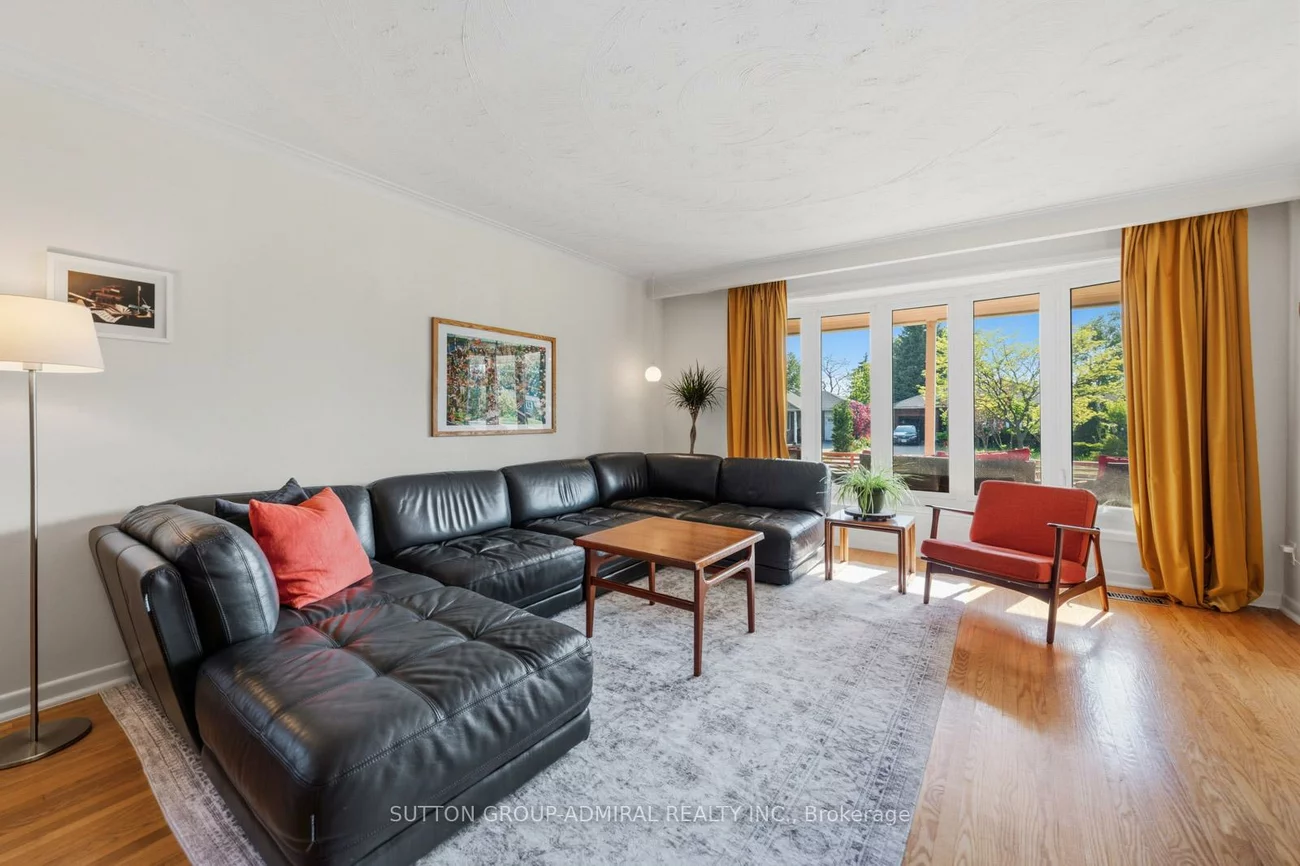 23, Groverdale, Etobicoke West Mall, Toronto