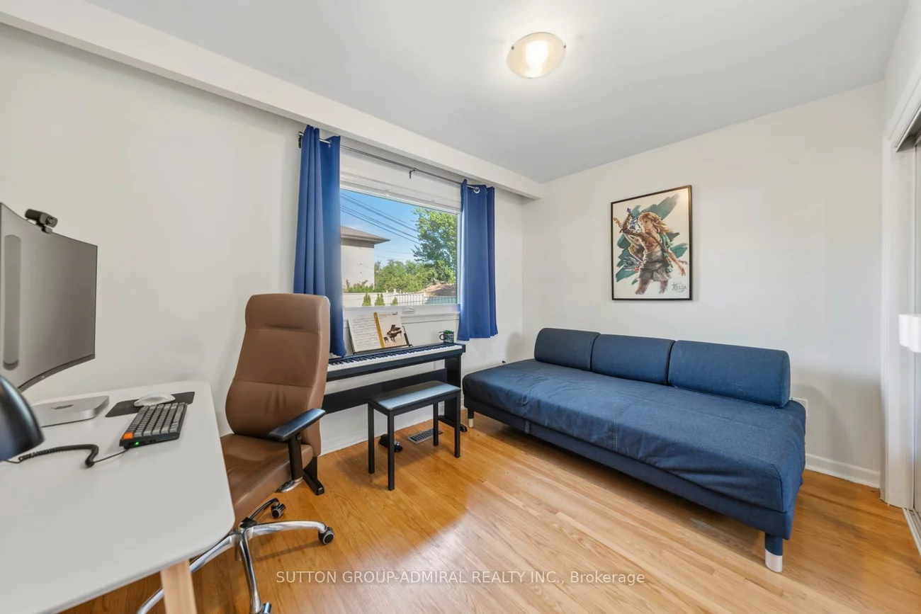 23, Groverdale, Etobicoke West Mall, Toronto