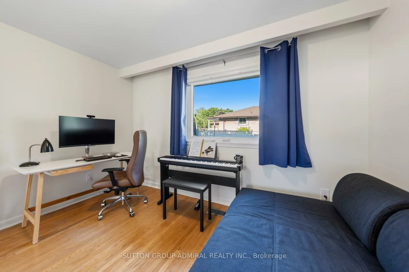 23, Groverdale, Etobicoke West Mall, Toronto