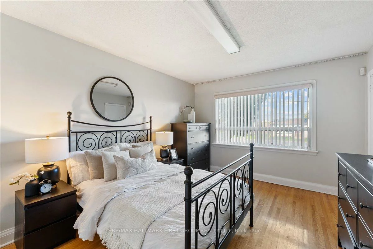 2690, Islington, Thistletown-Beaumonde Heights, Toronto