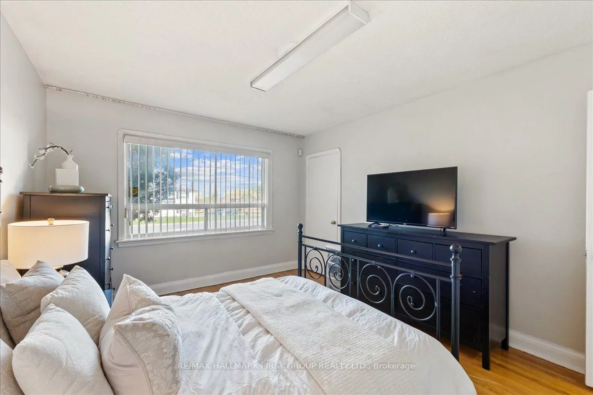 2690, Islington, Thistletown-Beaumonde Heights, Toronto
