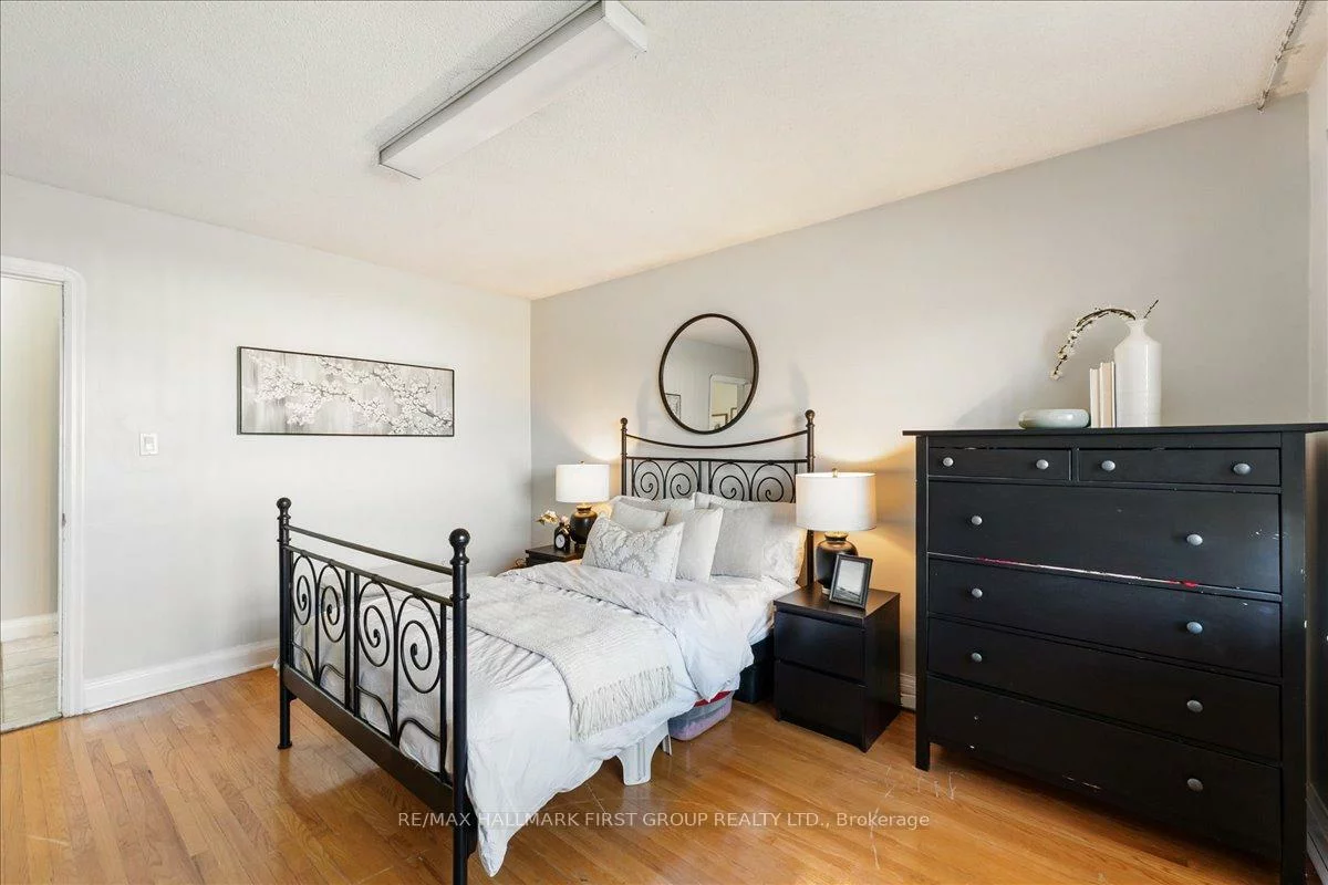 2690, Islington, Thistletown-Beaumonde Heights, Toronto