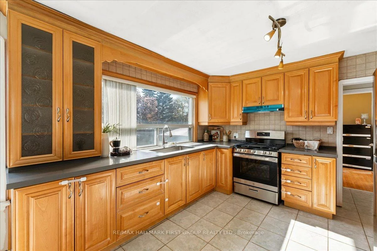 2690, Islington, Thistletown-Beaumonde Heights, Toronto