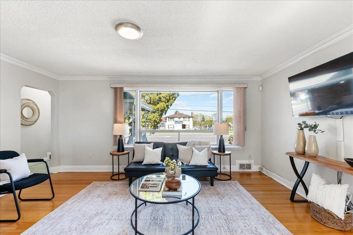 2690, Islington, Thistletown-Beaumonde Heights, Toronto