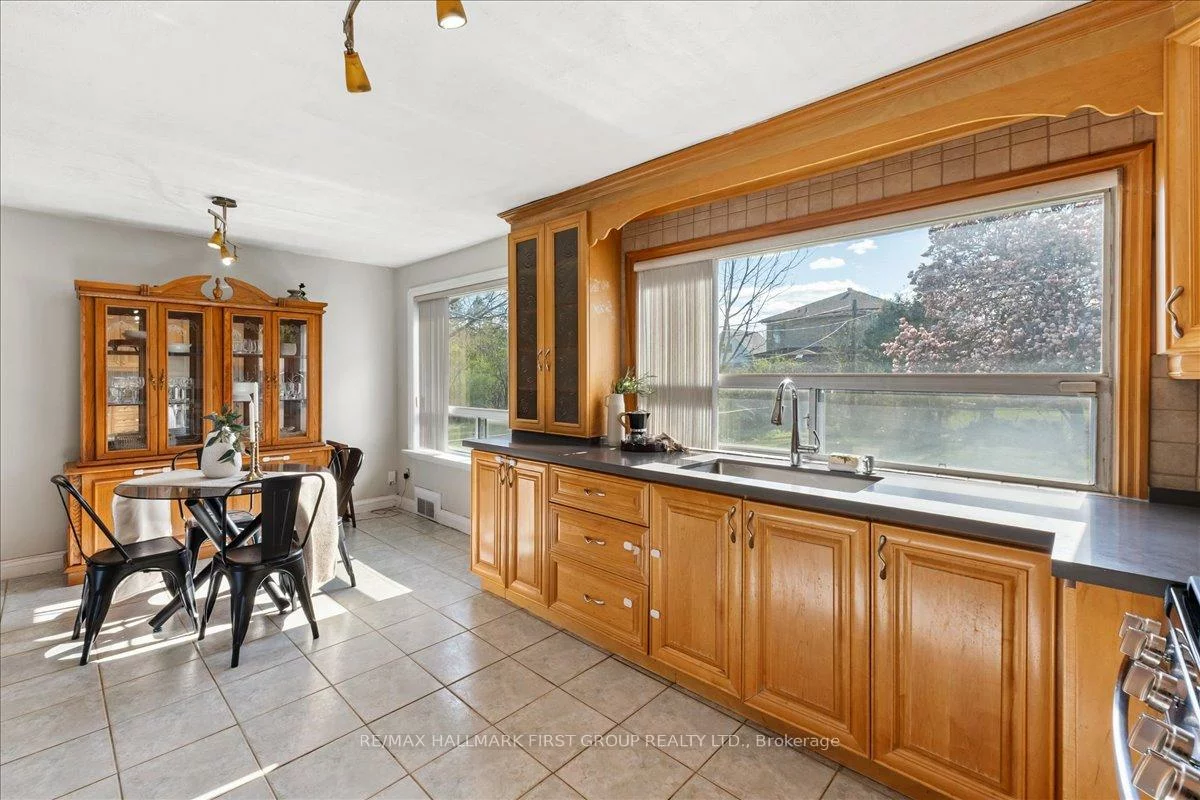 2690, Islington, Thistletown-Beaumonde Heights, Toronto