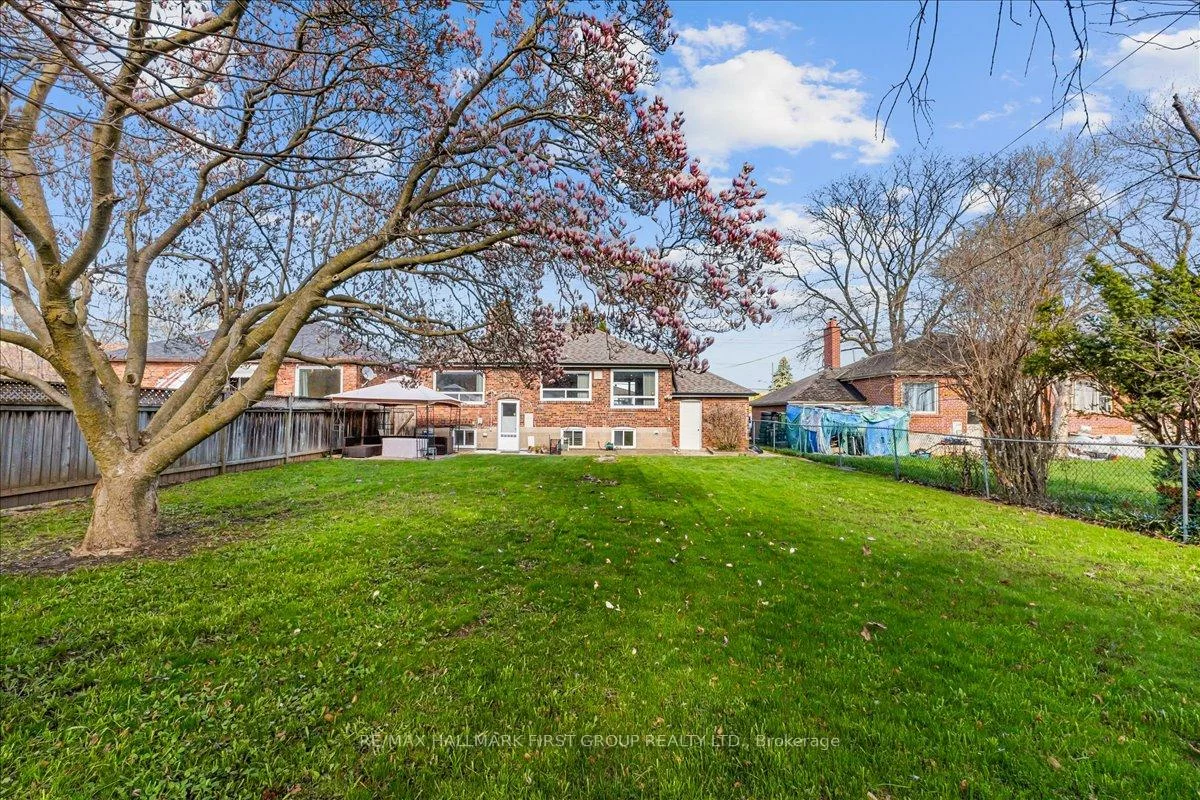 2690, Islington, Thistletown-Beaumonde Heights, Toronto