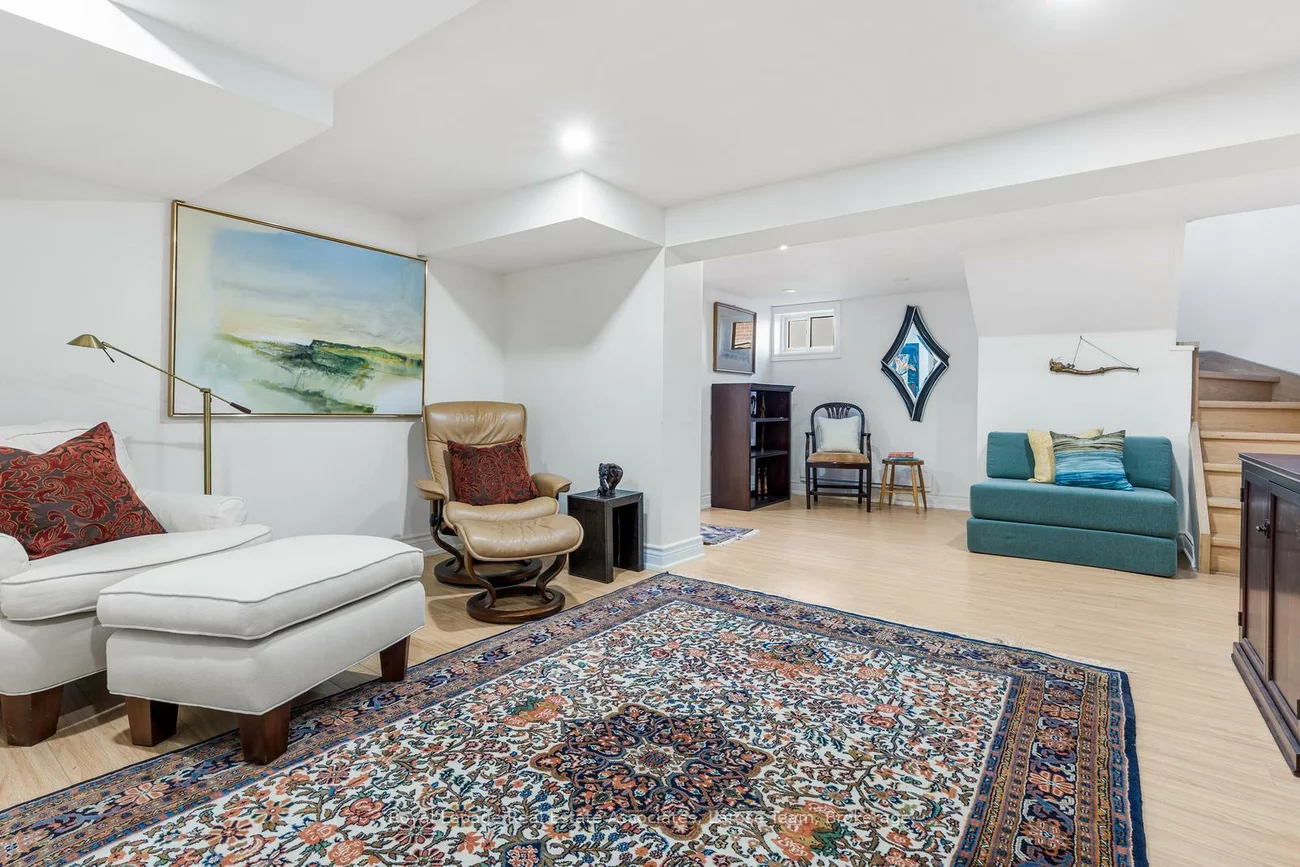10, Iris, Long Branch, Toronto