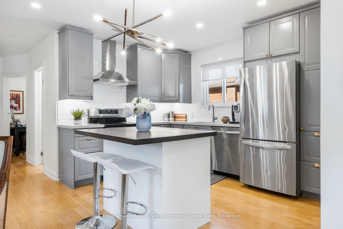 10, Iris, Long Branch, Toronto