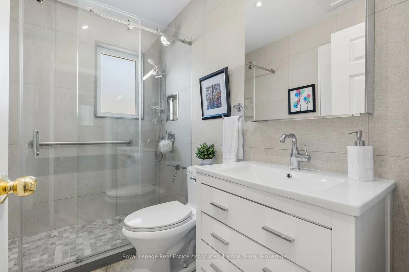 10, Iris, Long Branch, Toronto