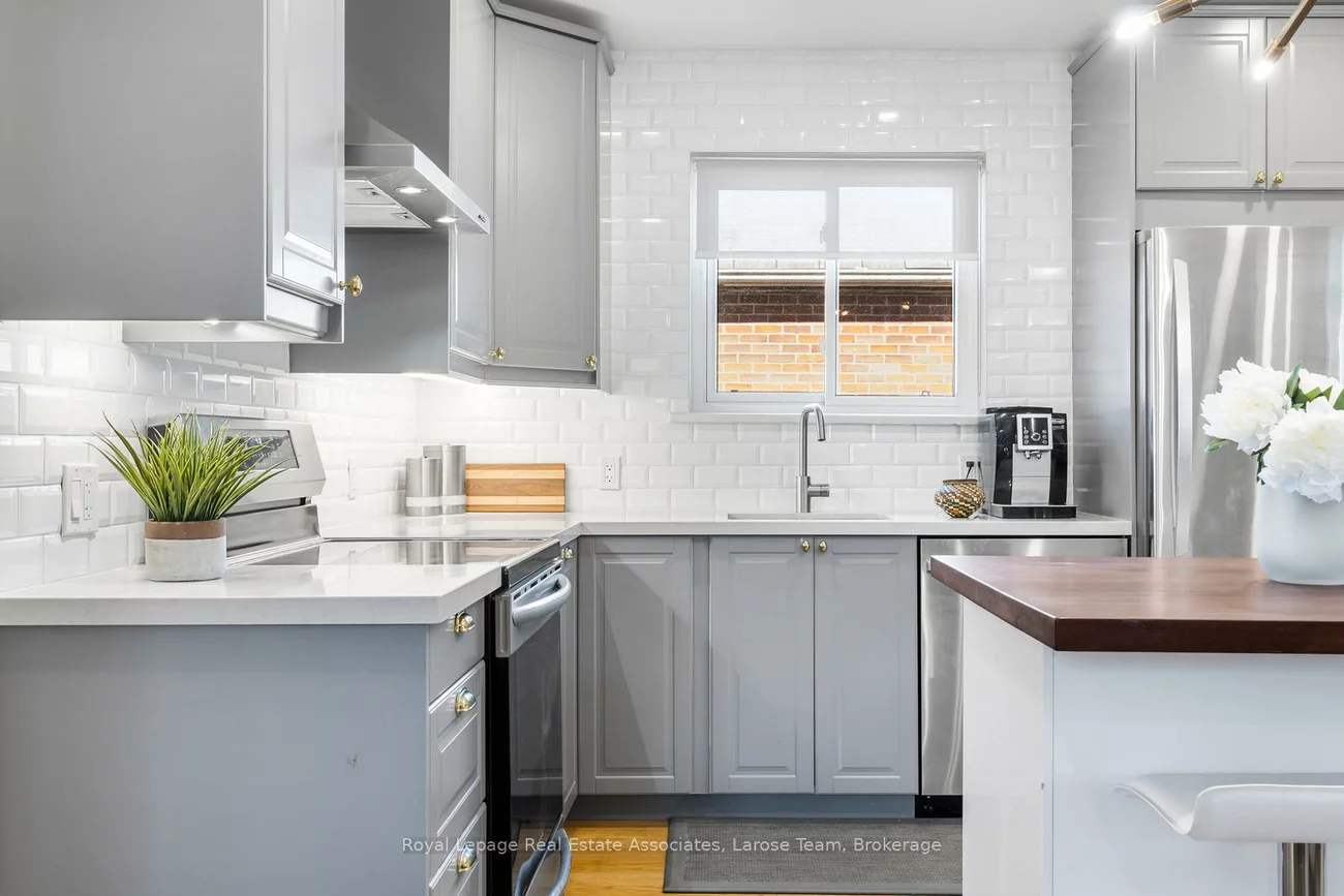 10, Iris, Long Branch, Toronto