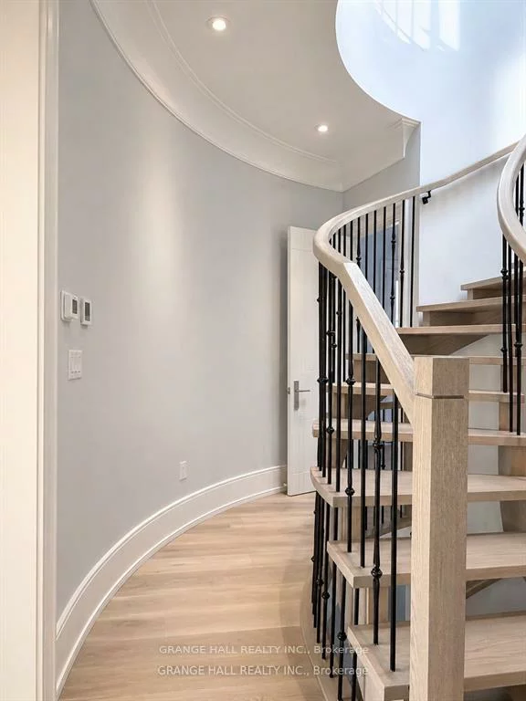 16, Barker, Thistletown-Beaumonde Heights, Toronto