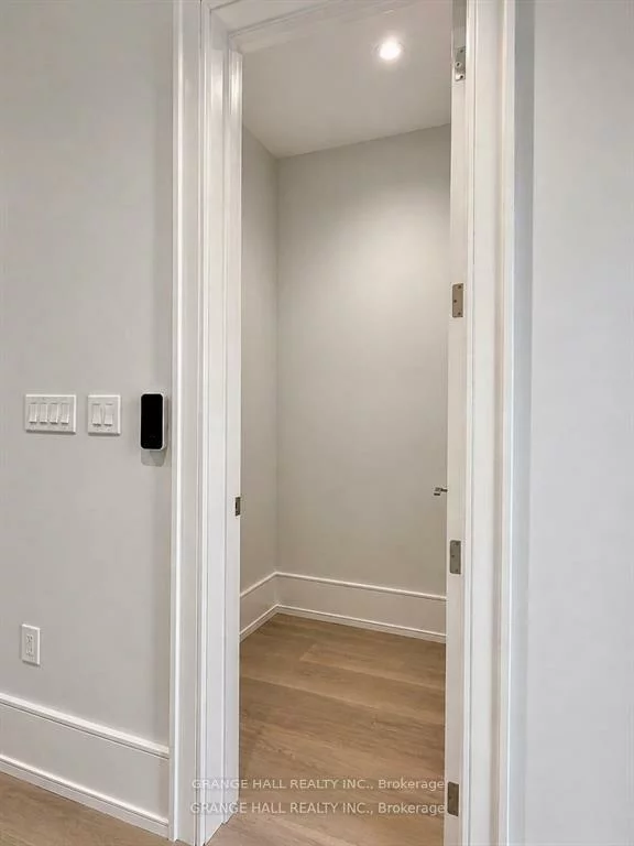 16, Barker, Thistletown-Beaumonde Heights, Toronto