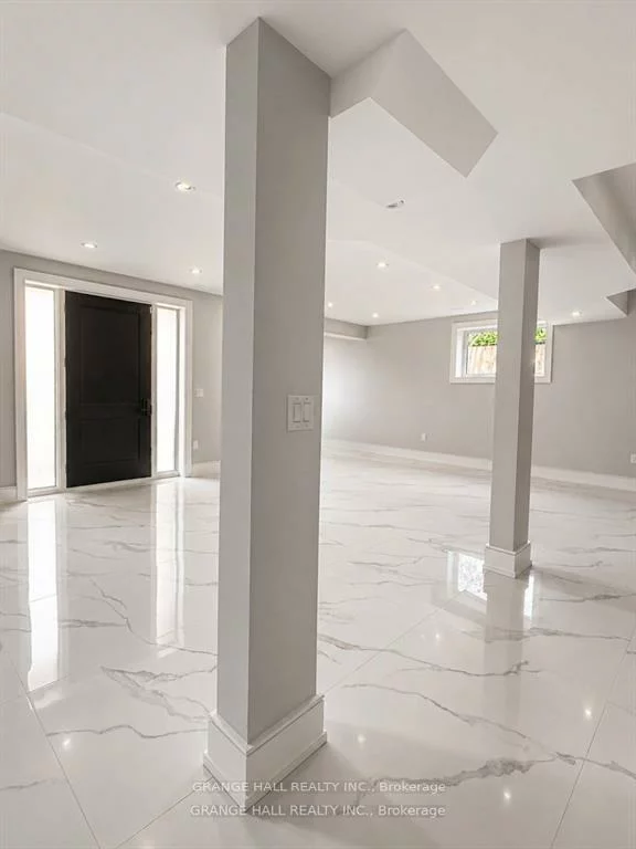 16, Barker, Thistletown-Beaumonde Heights, Toronto