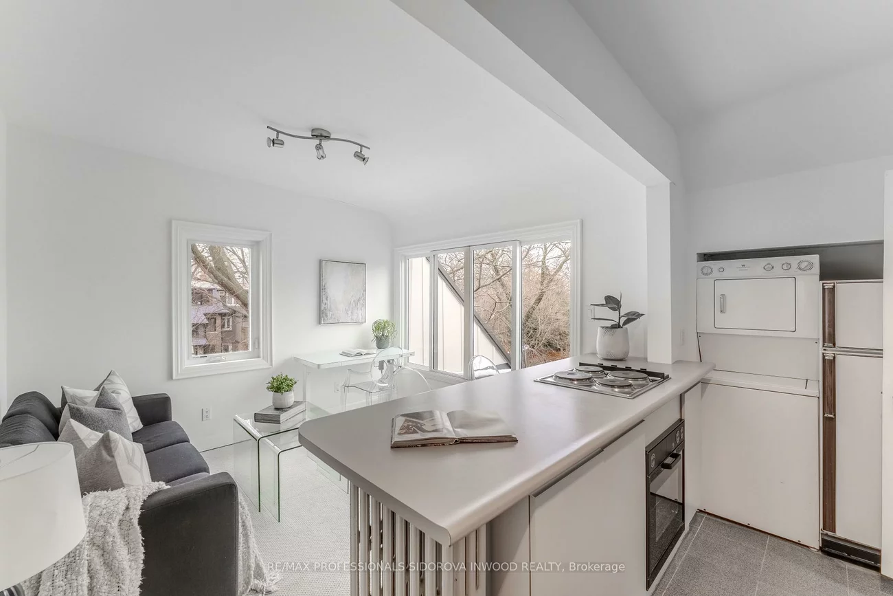260, Indian, High Park-Swansea, Toronto