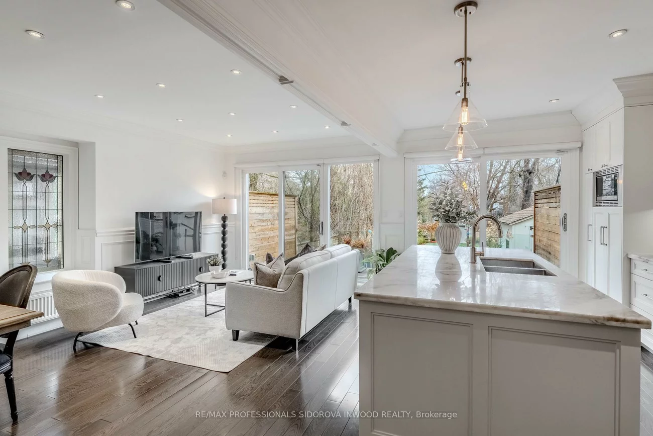 260, Indian, High Park-Swansea, Toronto