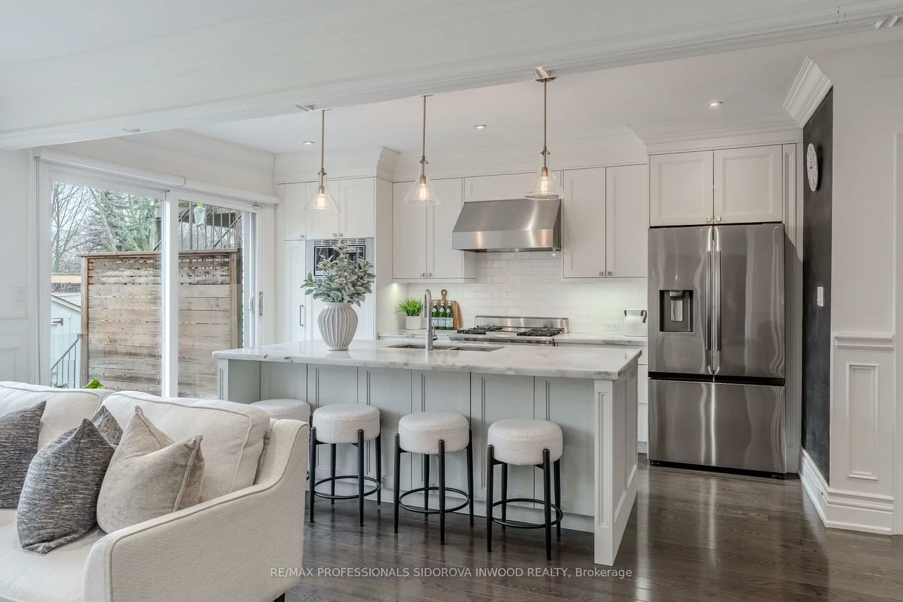 260, Indian, High Park-Swansea, Toronto