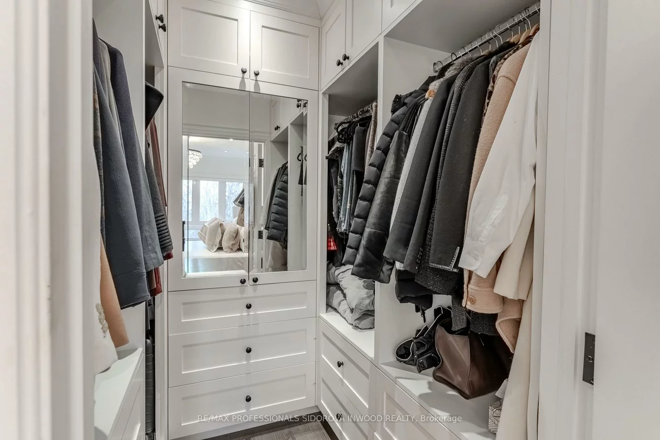 260, Indian, High Park-Swansea, Toronto