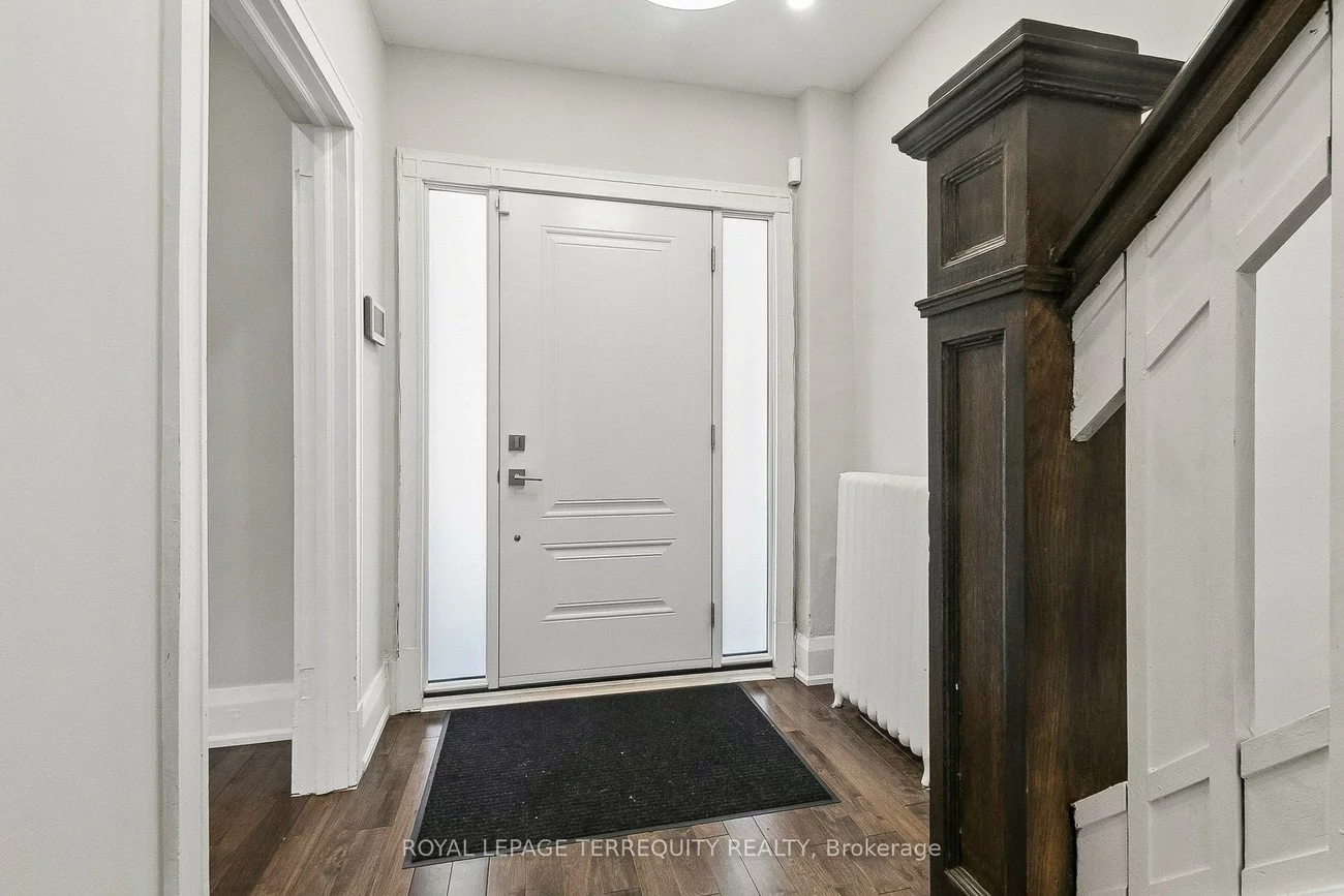 407, Annette, Runnymede-Bloor West Village, Toronto
