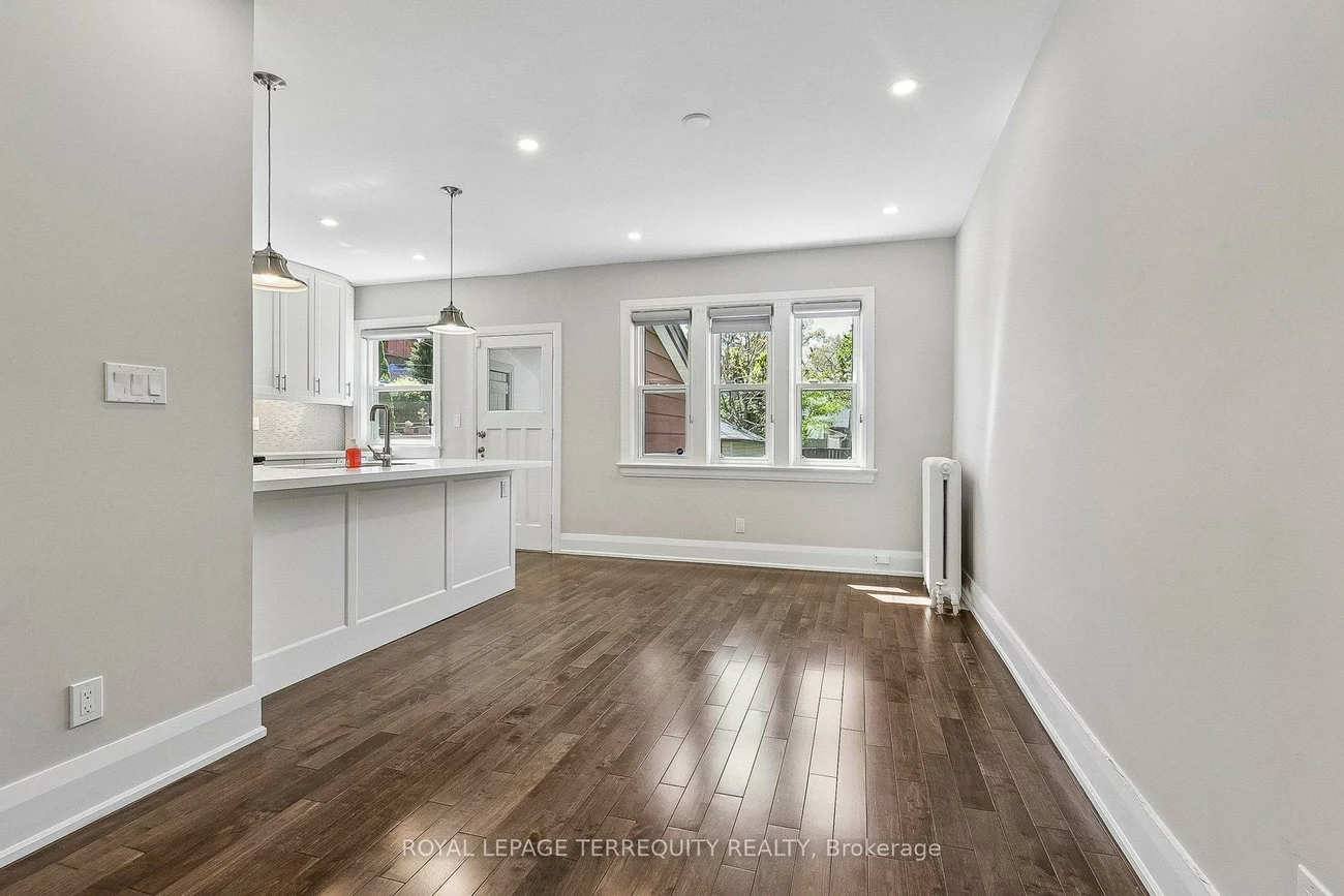 407, Annette, Runnymede-Bloor West Village, Toronto