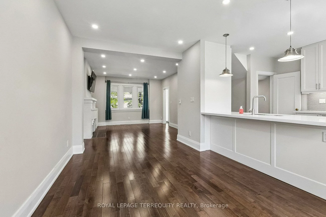 407, Annette, Runnymede-Bloor West Village, Toronto