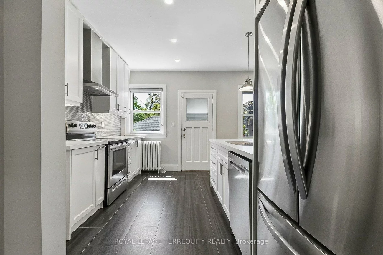 407, Annette, Runnymede-Bloor West Village, Toronto