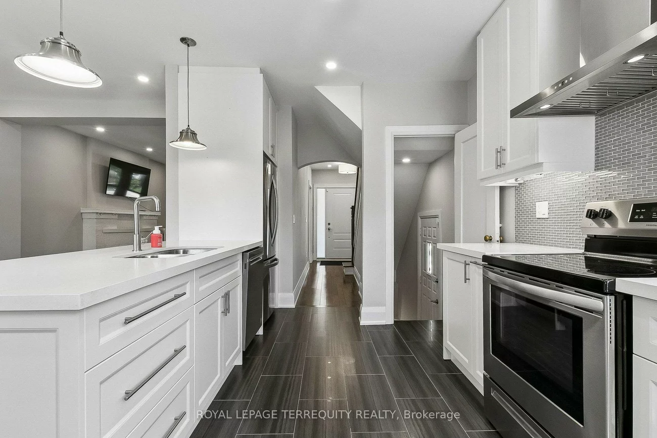407, Annette, Runnymede-Bloor West Village, Toronto