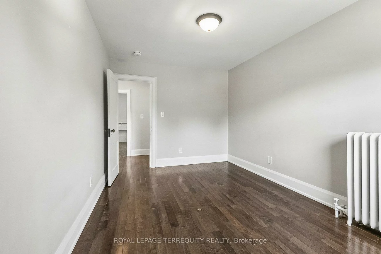 407, Annette, Runnymede-Bloor West Village, Toronto