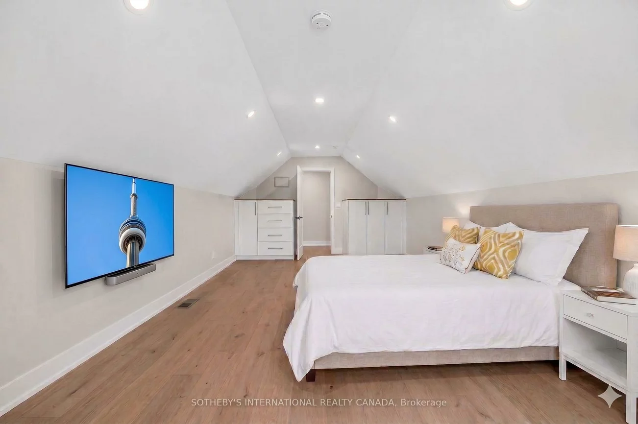 33, Miles, Mimico, Toronto