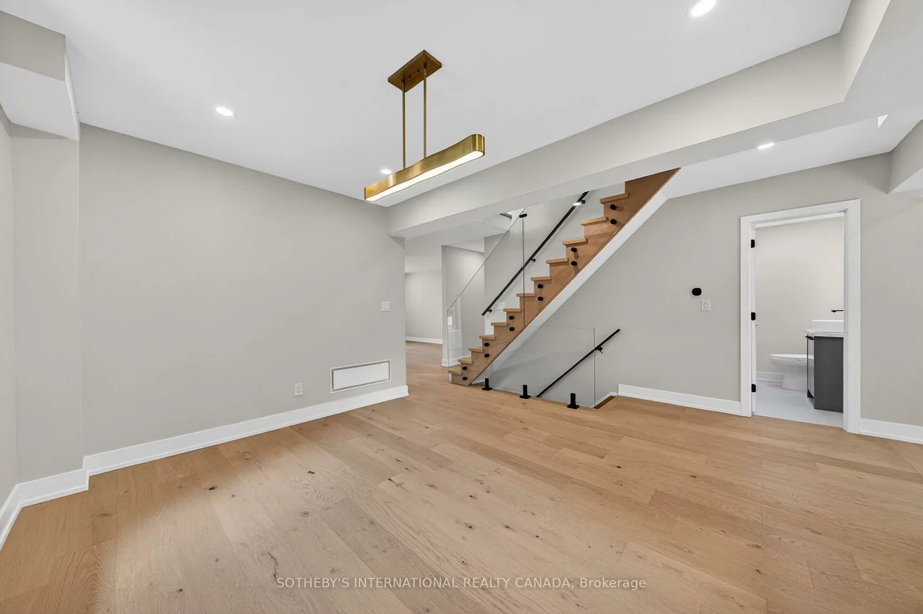 33, Miles, Mimico, Toronto