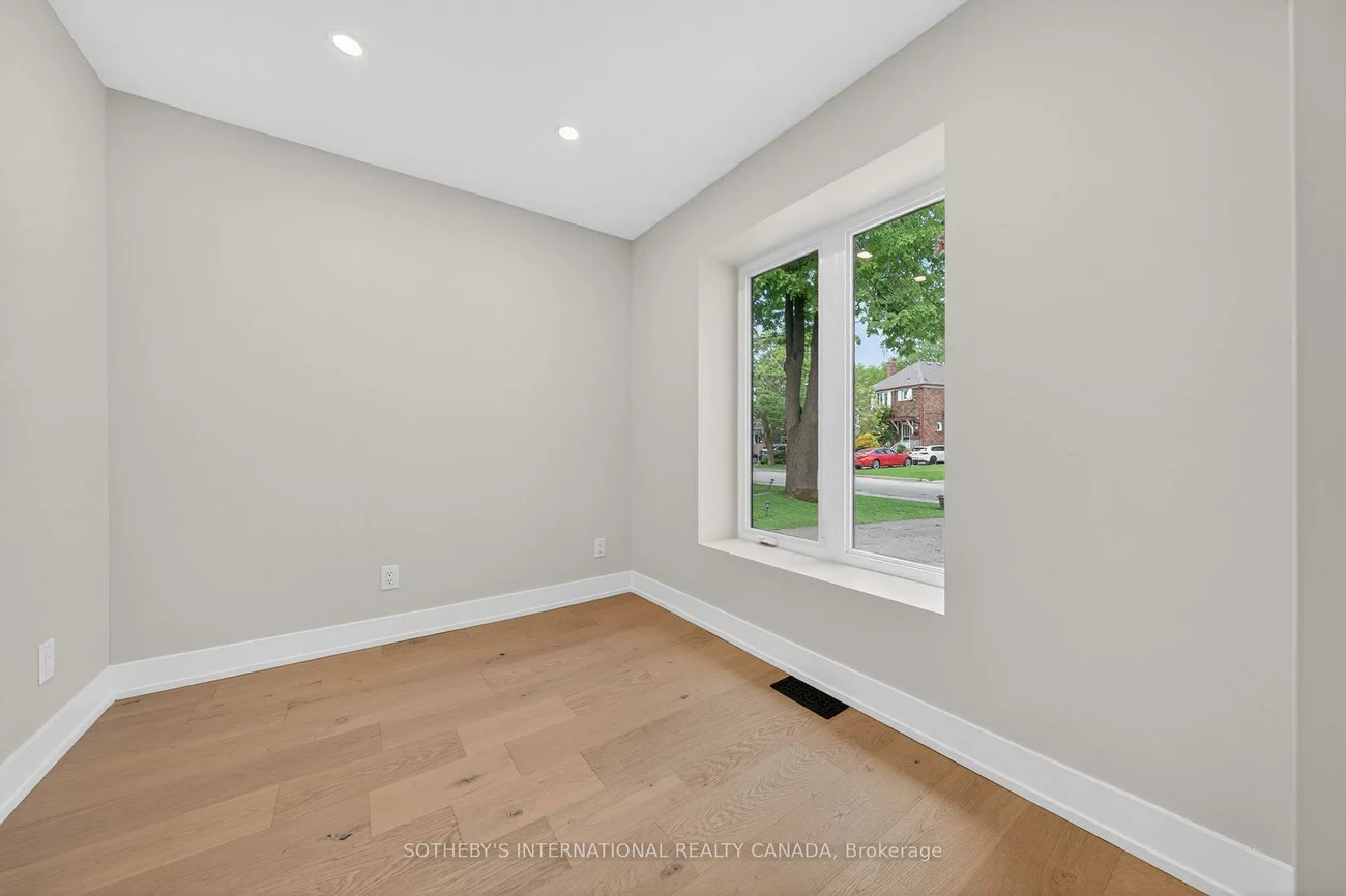 33, Miles, Mimico, Toronto