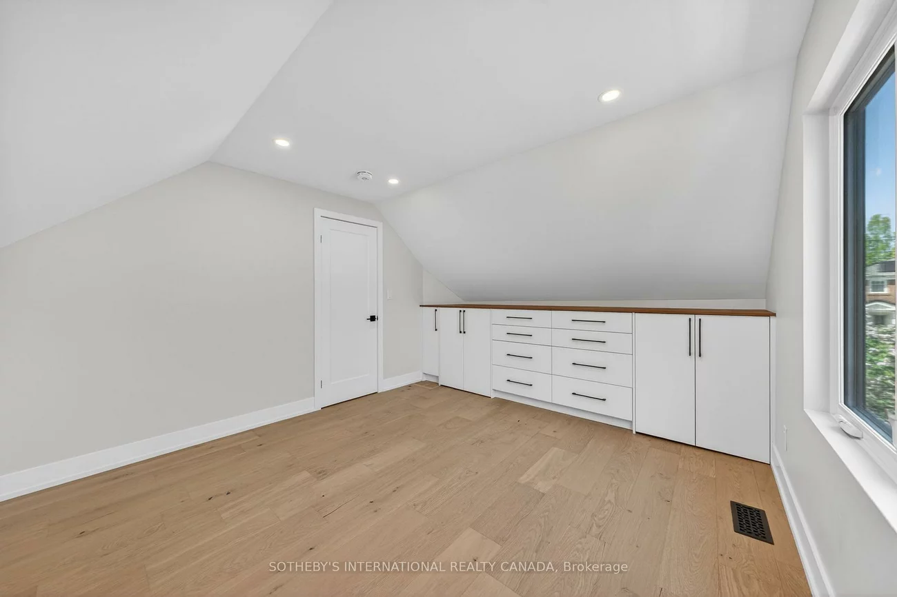33, Miles, Mimico, Toronto