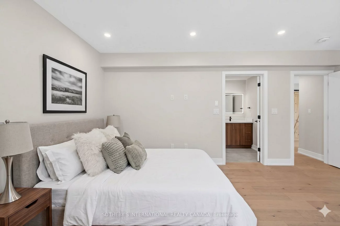 33, Miles, Mimico, Toronto