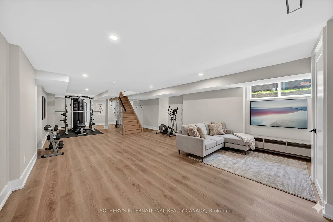 33, Miles, Mimico, Toronto