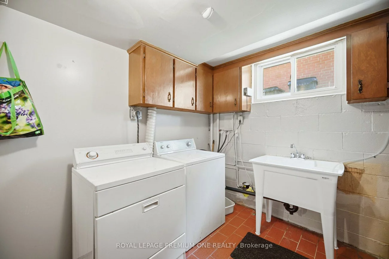 25, Islay, Humbermede, Toronto