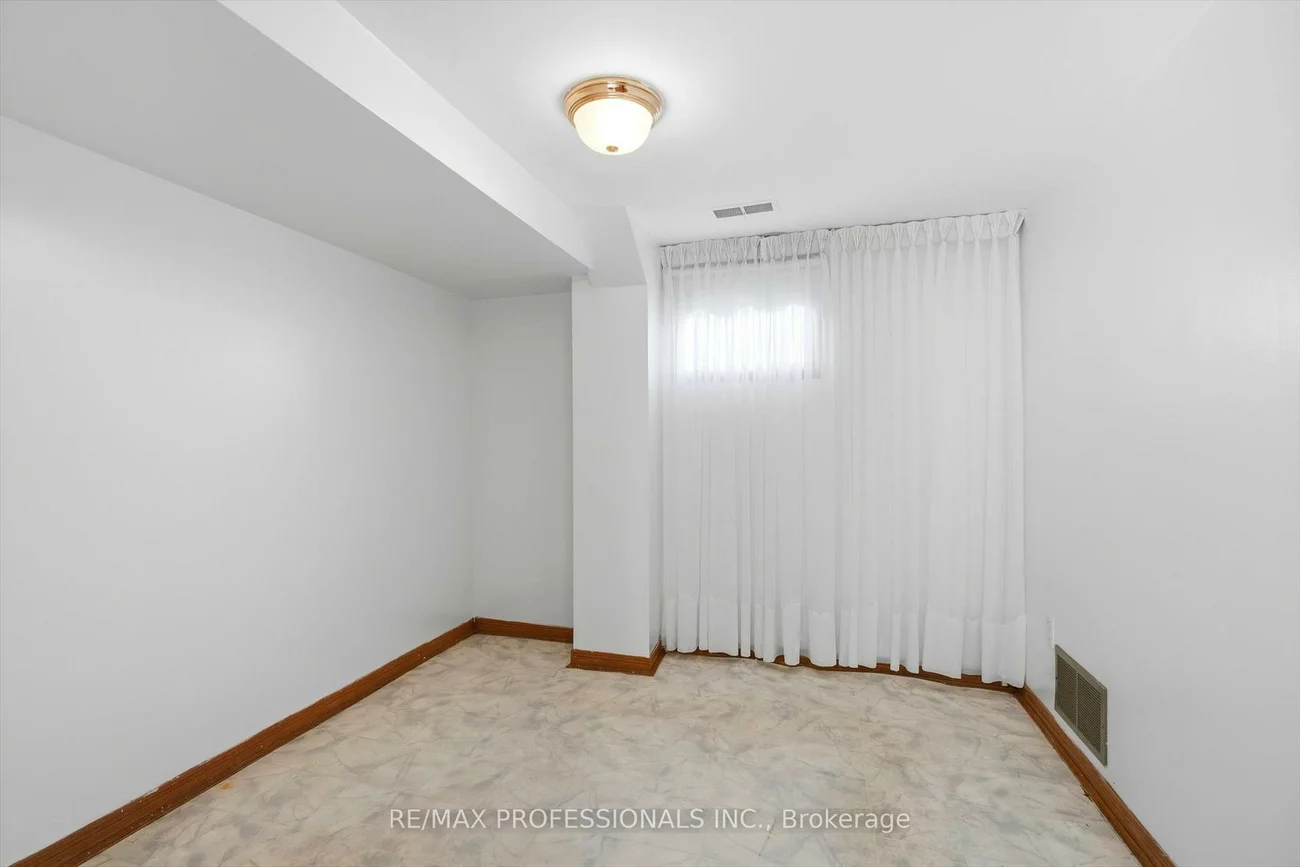 54, Culnan, Islington-City Centre West, Toronto
