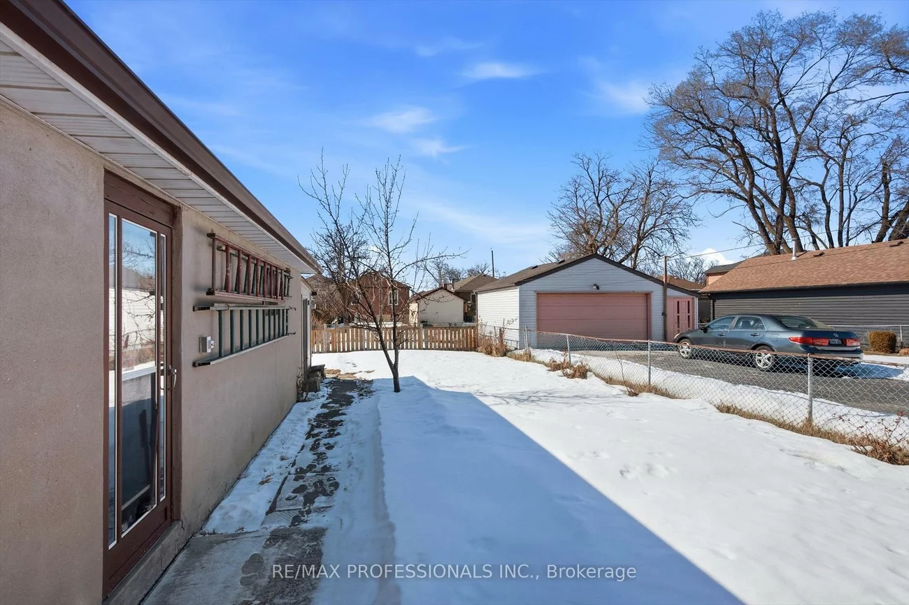 54, Culnan, Islington-City Centre West, Toronto