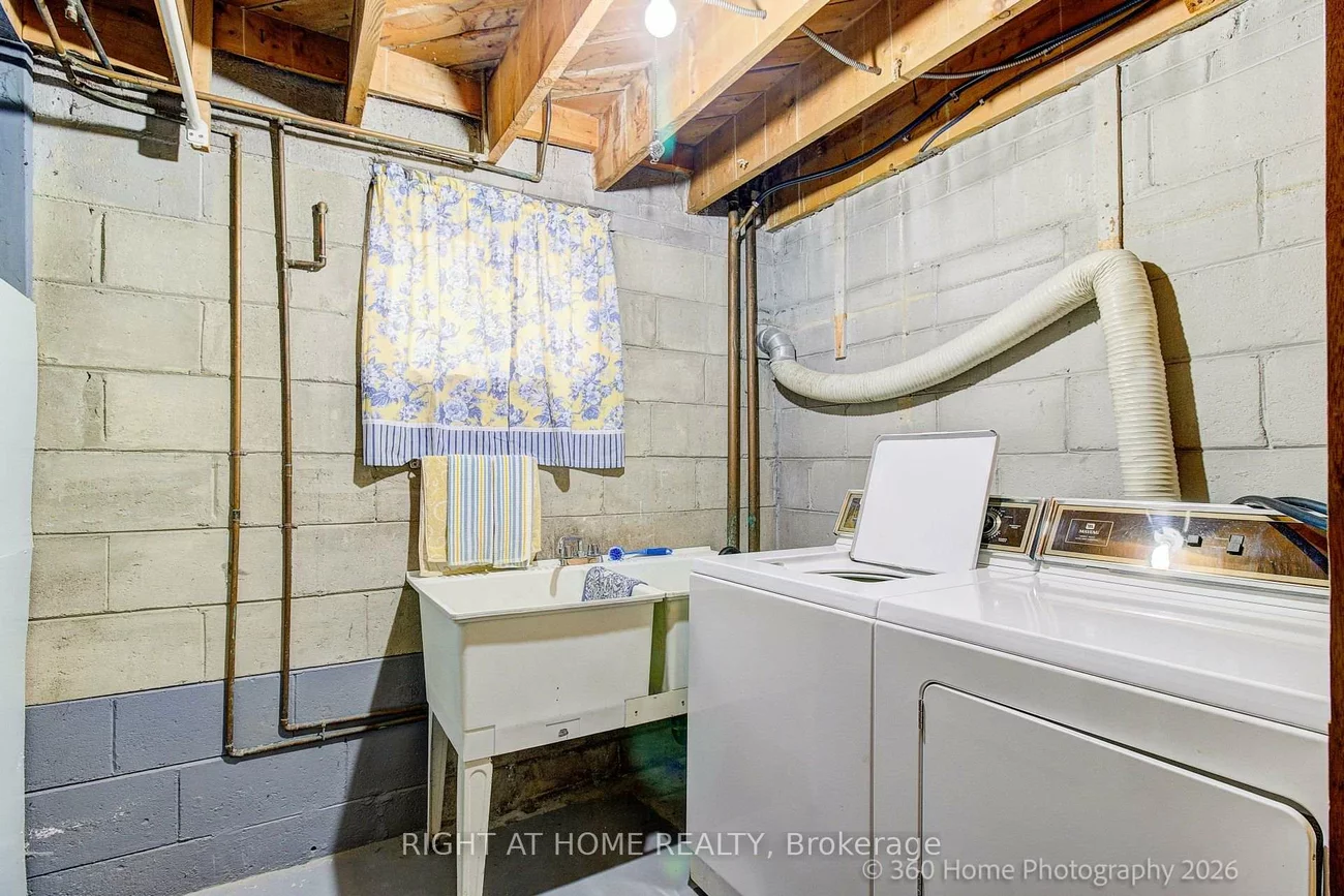 9, STEVENHARRIS, Markland Wood, Toronto