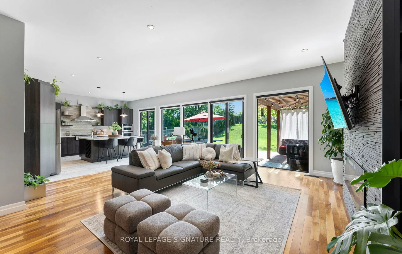 88, Beaver Bend, Eringate-Centennial-West Deane, Toronto
