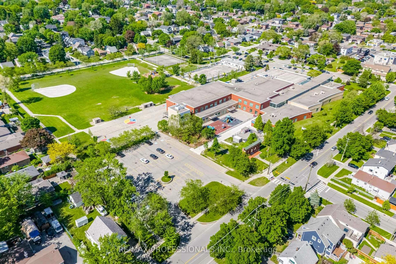 29, Westleigh, Alderwood, Toronto