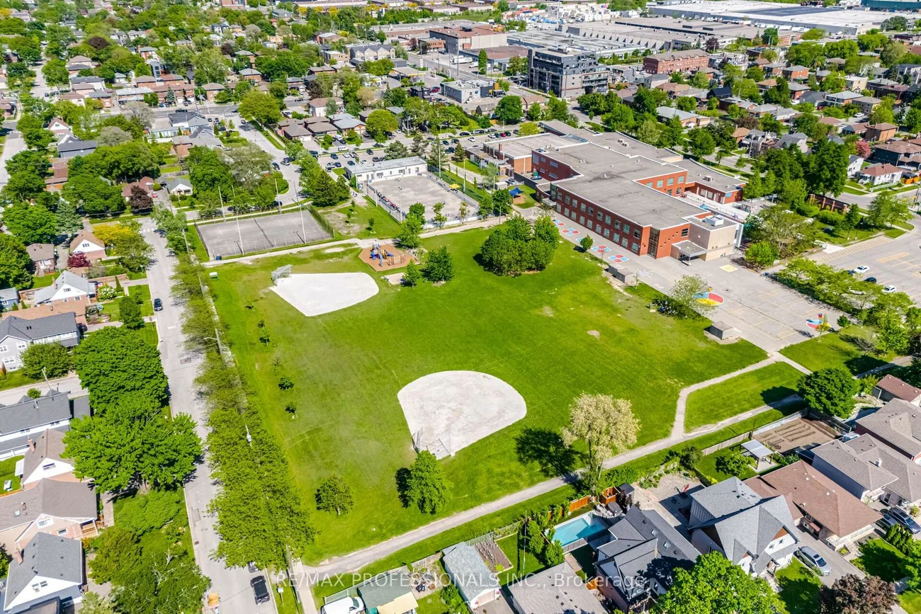 29, Westleigh, Alderwood, Toronto